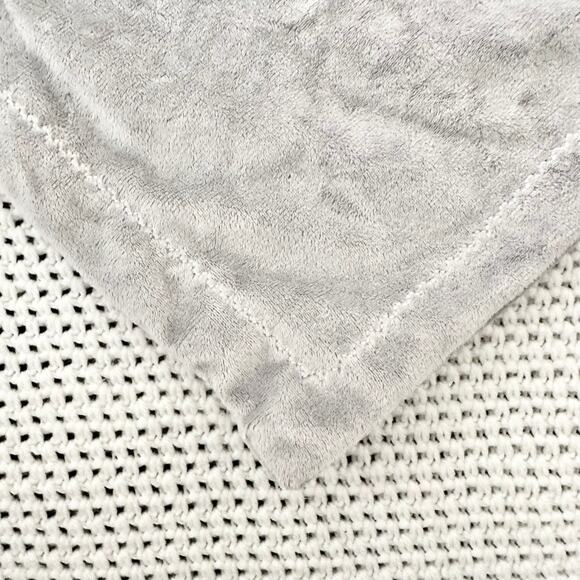 Pottery Barn Kids Light Grey Elephant Thumbie Baby Blanket Lovey Soft Toys NWT - Picture 8 of 9